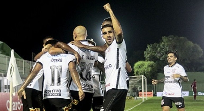 A comemoração envergonhada do Corinthians. Contra o clube de Quarta Divisão do Brasil