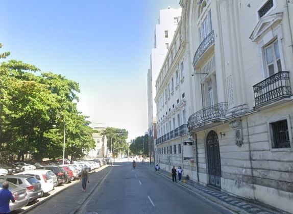 O depósito  interditado fica na Rua Visconde da Gávea, na Gamboa, Zona Portuária do Rio, perto do Centro da cidade, região que vem sendo revitalizada. 