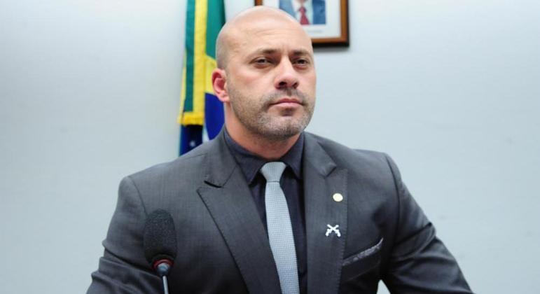 Deputado Daniel Silveira, que chegou a ser condenado pelo STF em abril a 8 anos de prisão