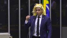 Parlamentares querem cassação de Nikolas Ferreira após discurso criticando mulheres trans 