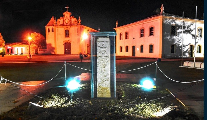 O descobrimento do Brasil (22/4/1500) faz 522 anos.  E o país tem um monumento em Porto Seguro, a cidade baiana onde a esquadra de Pedro Álvares Cabral atracou após o grito de 