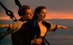 O diretor James Cameron fez um filme baseado na história verdadeira do Titanic, mas com pitadas de ficção na trama. Os personagens principais - Rose Butaker (Kate Winslet) e Jack Dawson (DiCaprio), não existiram. 