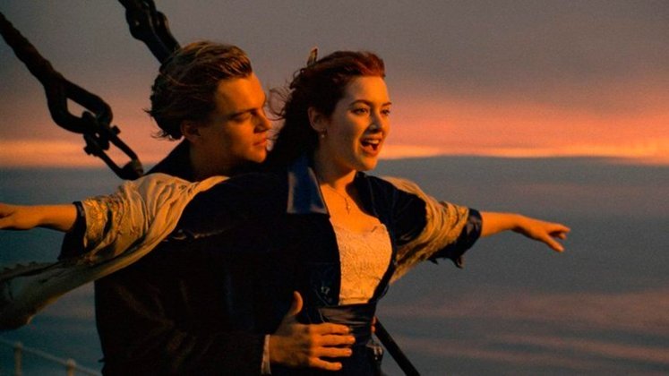 O diretor James Cameron fez um filme baseado na história verdadeira do Titanic, mas com pitadas de ficção na trama. Os personagens principais - Rose Butaker (Kate Winslet) e Jack Dawson (DiCaprio), não existiram. 