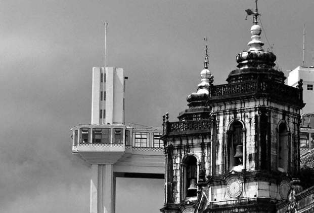 O Elevador Lacerda se tornou um símbolo de Salvador e é considerado uma das atrações turísticas mais importantes da cidade. É um marco da engenharia brasileira e um exemplo da história da cidade.
