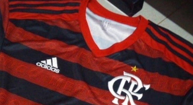 O escudo do Flamengo tem uma estrela dourada que representa a conquista do Mundial de 1981, em cima do Liverpool.