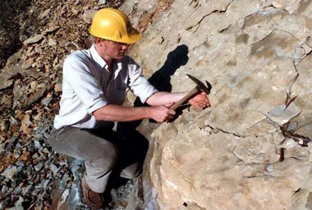 O estudo das rochas ajuda na evolução do conhecimento sobre a formação do planeta. 