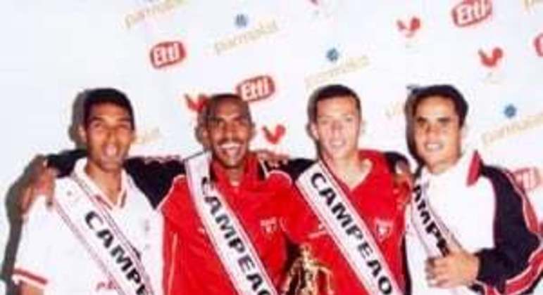 Em 1998, a Parmalat injetou dinheiro no Paulista e fez uma mudança radical logo de cara. O clube passou a se chamar Etti Jundiaí (referência a um extrato de tomate da Parmalat). O Etti Jundiaí foi campeão da Série A2 do Paulista e da Série C de 2001 tendo no seu elenco Vagner Mancini, Fábio Gomes e o artilheiro Jean Carlos. Durante este período, o clube também revelou o goleiro Victor e o meia Nenê e também abriu espaço para veteranos como Neto e Sorato. O acordo com a multinacional acabou em 2002 e rendeu mudanças de nome: o Etti Jundiaí se tornou Jundiaí e, posteriormente, voltou a se chamar Paulista.