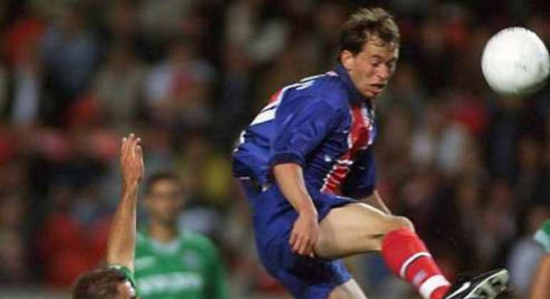 O ex-atacante Adailton defendeu o PSG entre 1997 e 1998, mas apesar da rápida passagem, ganhou três títulos: Supercopa da França, Copa da Liga Francesa e Copa da França