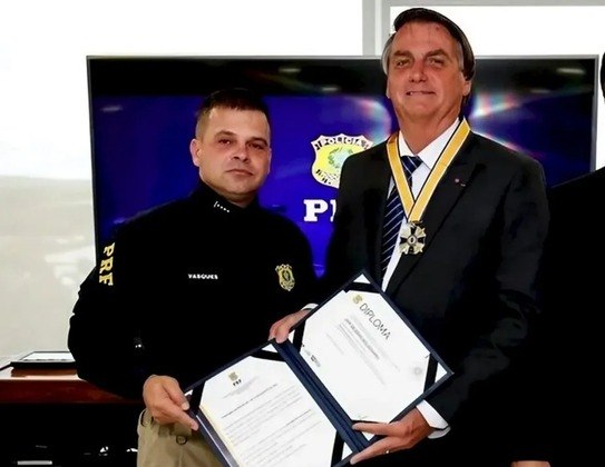 O ex-diretor da PRF Silvinei Vasques e o ex-presidente Jair Bolsonaro