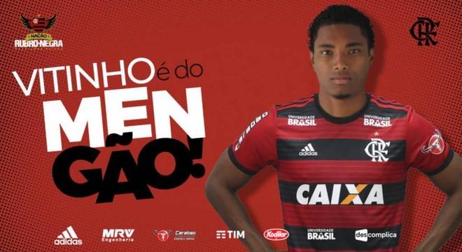 O Flamengo anunciou oficialmente a contratação do atacante Vitinho. O jogador se tornou a contratação mais cara da história do clube, que gastou 10 milhões de euros, cerca de 
