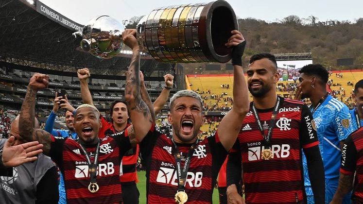 O Flamengo chegou a final da Libertadores e encarou o Athletico-PR na decisão. No dia 29 de outubro, em Guayaquil, no Equador, o clube carioca venceu a decisão por 1 a 0, com gol do Gabigol, e conquistou o tricampeonato da competição continental. 