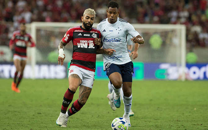 O Flamengo empatou por 1 a 1 com o Cruzeiro, neste sábado (27), no Maracanã. A partida foi marcada pelo pênalti perdido por Gabigol na primeira etapa. O autor do gol Rubro-Negro foi o lateral Ayrton Lucas, melhor jogador da equipe na partida. Veja as notas dos jogadores do Flamengo. (Por Vitor Palhares)