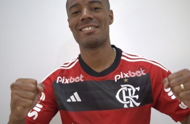 O Flamengo fez o anúncio oficial da contratação do meio-campista Nicolás De La Cruz, ex-River Plate. O jogador assinou contrato até dezembro de 2028 e é o primeiro reforço rubro-negro para a temporada de 2024.- Foto: Divulgação / Flamengo