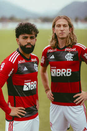O Flamengo lançou, nesta sexta-feira, sua nova camisa 1, produzida pela Adidas. A camisa foi desenvolvida com o lema 
