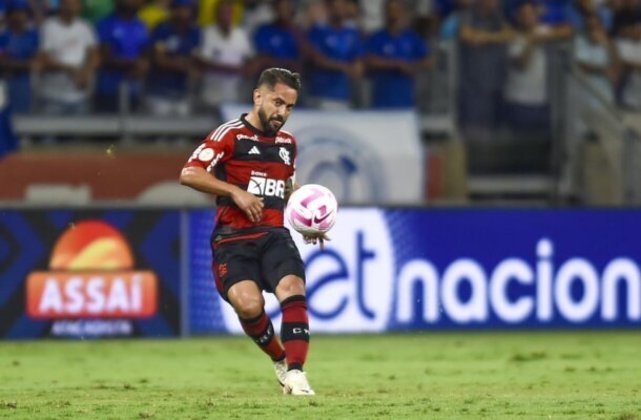 O Flamengo viu um de seus grandes ídolos deixar o clube: Everton Ribeiro teve seu contrato encerrado em dezembro após seis anos defendendo o clube. Foto: Marcelo Cortes / CRF