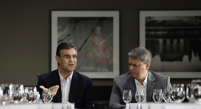 O governador de São Paulo, Rodrigo Garcia, e o governador eleito Tarcísio de Freitas