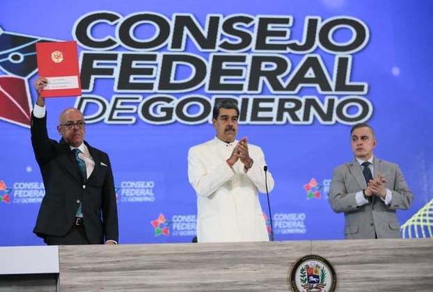 O governo de Maduro não reconhece a competência do Tribunal de Haia e, por isso, manteve a realização do referendo.