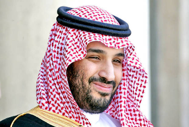 O governo do príncipe herdeiro Mohammed Bin Salman tenta equilibrar-se entre as leis do Islã, que proíbem o consumo de álcool, e os interesses comerciais do país do Oriente Médio.