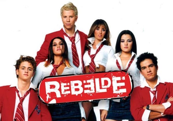 O grupo mexicano surgiu a partir da novela “Rebelde”, exibida no Brasil pelo SBT, de agosto de 2005 a dezembro de 2006.