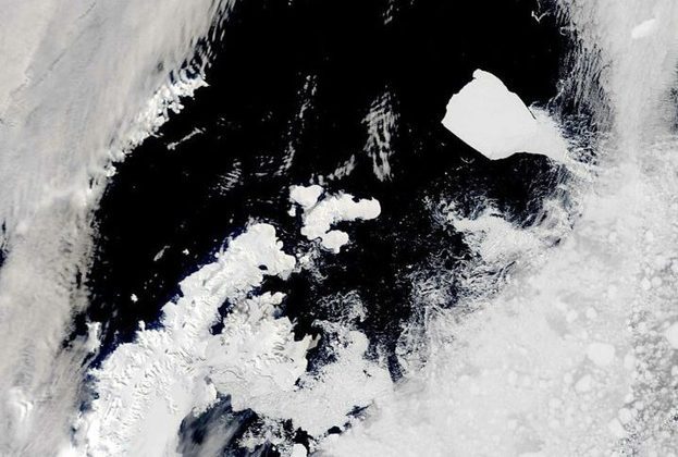 “O iceberg está seguindo um caminho muito semelhante e estaremos interessados ​​em ver se ele também fica preso no mesmo lugar que os icebergs anteriores, que giram em círculos por várias semanas antes de seguir em frente”, disse Andrew Fleming, chefe de mapeamento da British Antarctic Survey.