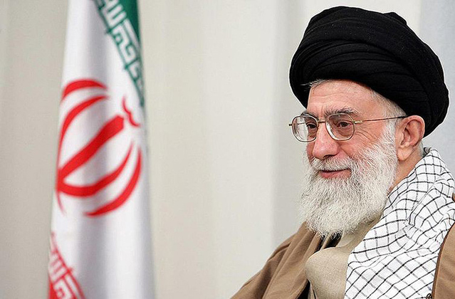 O Irã, para muitos especialistas, também vive uma ditadura. Desde 1989, o país é comandado pelo aiatolá (líder muçulmano) Ali Khamenei. Ele está no cargo de Líder Supremo e pode, por exemplo, demitir o presidente. Ali ficará no posto até a sua morte. 