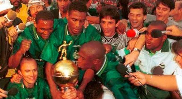 O Juventude se tornou campeão gaúcho de forma invicta em 1998, Flávio, Rodrigo Gral, Capone e Índio foram os destaques desta geração.