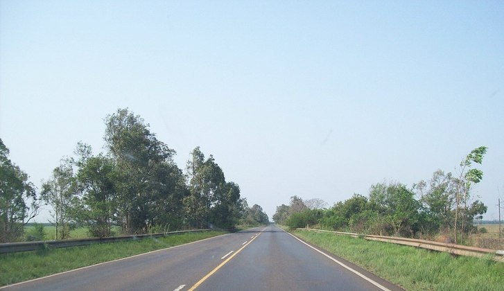 O km 64 da Estrada Nacional 14 de San Vincente, na Argentina, também se chama Lionel Messi. 