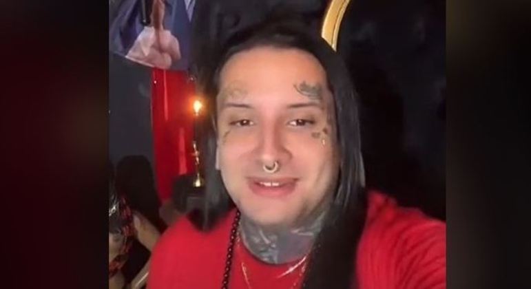 O líder satanista Vicky Vanilla