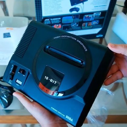 O Mega Drive, assim como o Super Nintendo, era outra alternativa para os jovens fãs de jogos eletrônicos. Era possível também se divertir com os jogos desse console no computador.