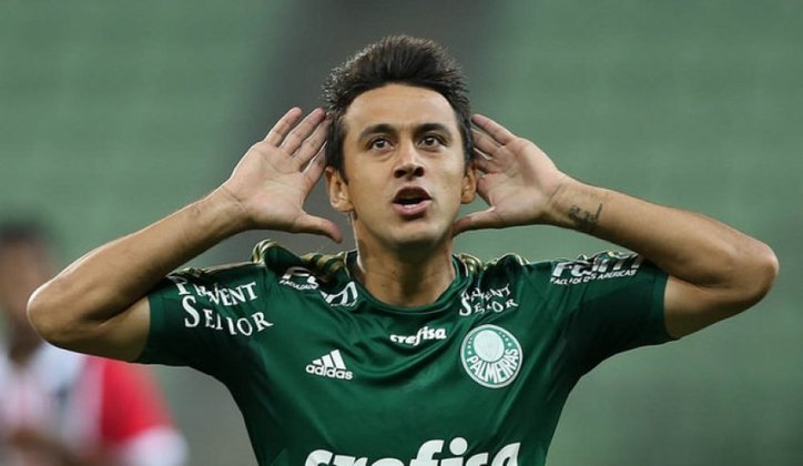 O meia conquistou sua primeira taça de Copa em 2015, com o Palmeiras. Os outros dois títulos vieram com o Cruzeiro, em 2017 e 2018