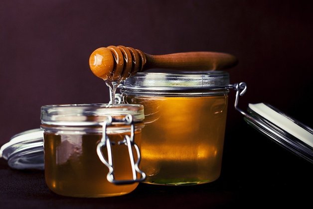 O mel possui propriedades nutritivas e terapêuticas que trazem vários benefícios para o organismo. 