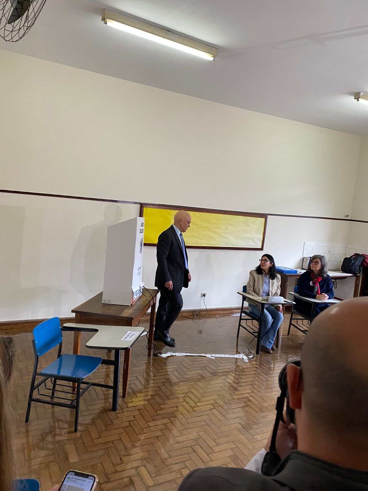 O ministro Alexandre de Moraes, presidente do TSE, vota em São Paulo