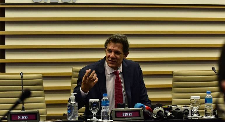 O ministro da Fazenda, Fernando Haddad (PT), em reunião com a diretoria da Fiesp