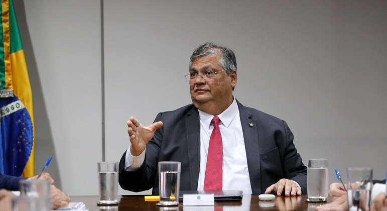 O ministro da Justiça e Segurança Pública, Flávio Dino, em reunião na sede da pasta