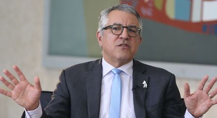 Padilha acredita que Selic continuará em queda
