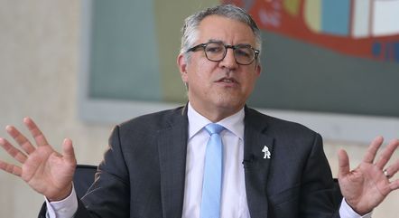 Padilha diz discordar de qualquer tipo de invasão