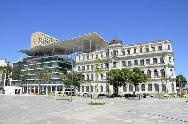 O Museu de Arte do Rio (MAR) é composto por dois prédios que se complementam: o Palacete Dom João VI, tombado e versátil, e um antigo terminal rodoviário, característico do estilo modernista
