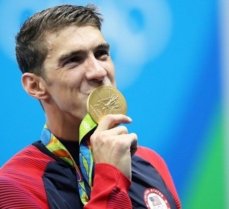 O nadador Michael Phelps é simplesmente o atleta com mais medalhas na historia das Olimpíadas. São 28, sendo 23 delas de ouro, três de prata e duas de bronze. 