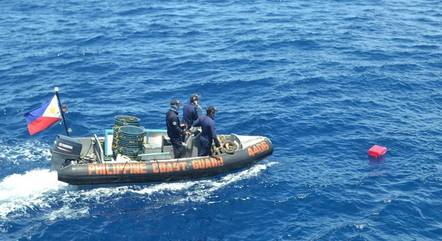 O navio de pesca afundou no Mar de Sulu