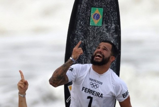 O ouro ficou com o seu compatriota Ítalo Ferreira (foto), que também está com 28 anos. Isso também deve ter pesado para os problemas psicológicos de Gabriel  Medina. 