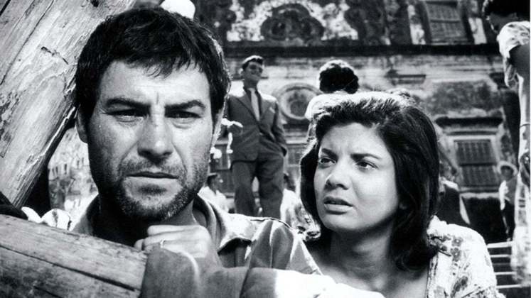 O Pagador de Promessas (1963)O filme de Anselmo Duarte foi o primeiro brasileiro a disputar um Oscar. O Pagador de Promessas recebeu indicação na categoria de Melhor Filme Internacional, na época chamada de Melhor Filme Estrangeiro. Apesar de não ter levado o Oscar, a produção faturou a Palma de Ouro do Festival de Cannes