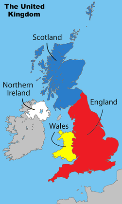 O País de Gales (Wales, em inglês) fica no sudoeste da Grã-Bretanha, tendo a Inglaterra de um lado e o Oceano Atlântico do outro, com a Irlanda e a Irlanda do Norte mais adiante. 