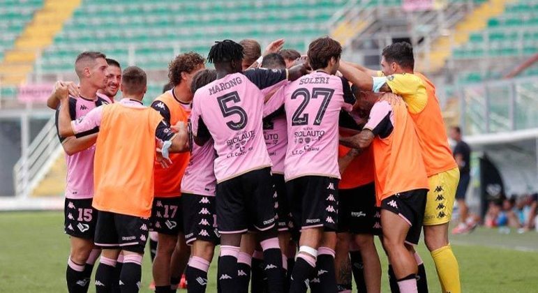 Palermo, da Itália, oficializa venda do clube ao Grupo City