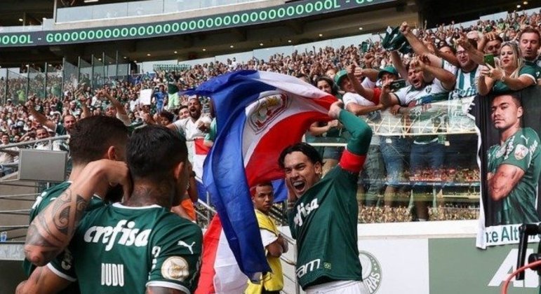 O Palmeiras segue na disputa pelo título do Brasileirão e neste domingo (24) venceu o Internacional por 2 a 1, no Allianz Parque. O clube atingiu 39 pontos na tabela e é líder isolado do torneio. Confira as análises das atuações dos personagens da partida e as notas de cada um! (Por: Rafael Oliva)