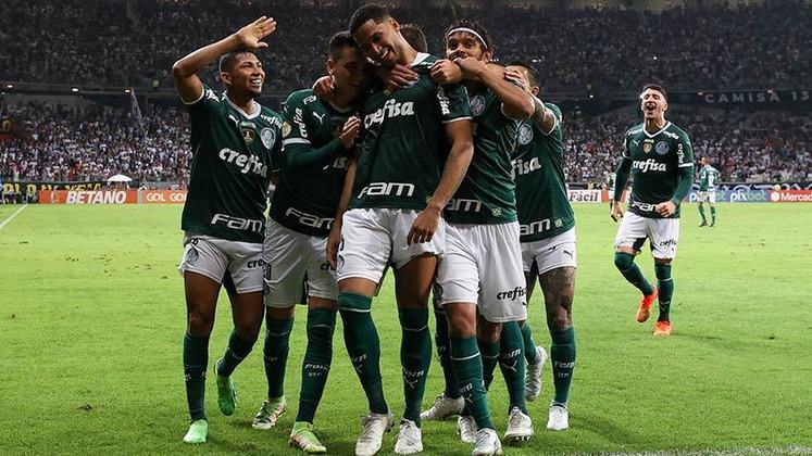 O Palmeiras venceu o Atlético-MG no Mineirão e completou incríveis 16 jogos seguidos sem perder fora de casa no Brasileirão, um recorde na era dos pontos corridos. Invicto na edição 2022, é o melhor visitante da competição. Relembra, na galeria a seguir, todos os jogos dessa série de invecibilidade:
