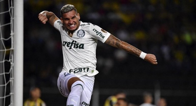 Atuesta marca pela primeira vez com a camisa do Palmeiras