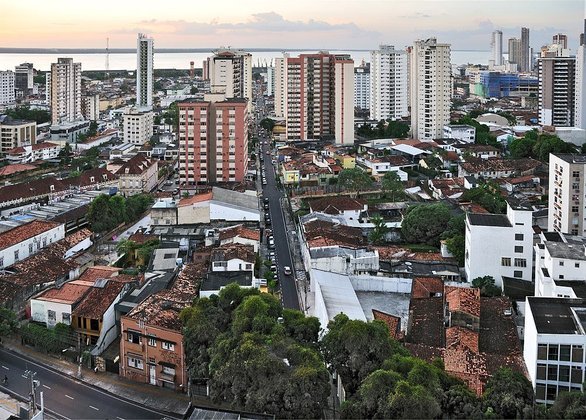 O Pará apresenta índice de 84%. População total: 8,7 milhões. Nascida no estado: 7,3 milhões. 