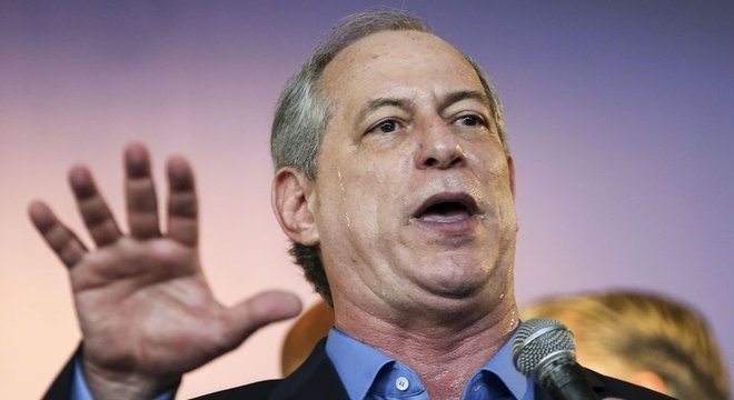 PT conseguiu isolar Ciro Gomes, candidato do PDT, ao fechar acordos regionais com o PSB em troca da neutralidade da legenda no campo nacional

