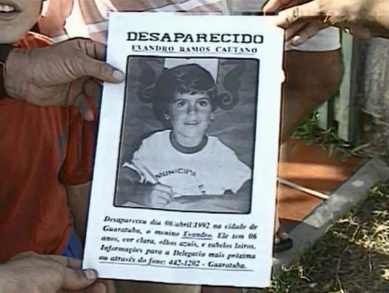 O pedido foi feito pela defesa dos réus: Davi dos Santos Soares e Osvaldo Marcineiro. Eles foram condenados a quase 20 anos de prisão, em 2004, pelo assassinato de Evandro Ramos Caetano, de 6 anos, em 1992, em Guaratuba, no litoral paranaense. 
