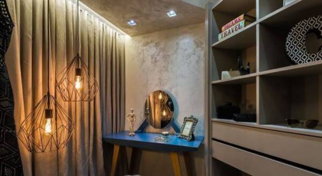 O pendente aramado industrial também pode compor a decoração do closet